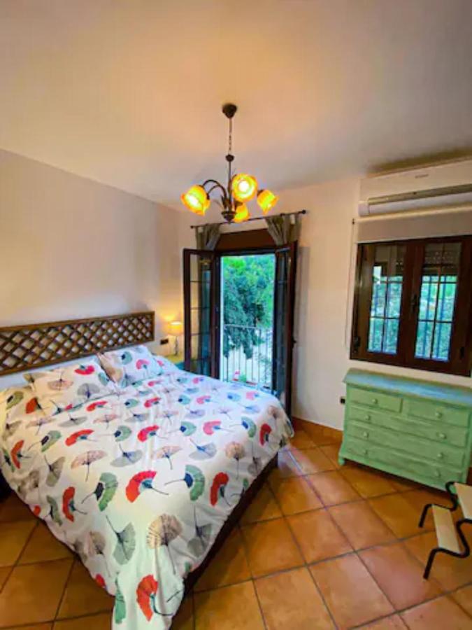 فيلا Grazalema - Casita La Calma - Incredible Views, Clima Frio-Calor, Wifi & Private Parking Optional المظهر الخارجي الصورة