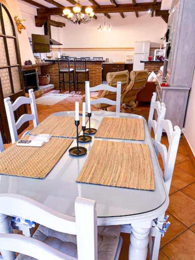 فيلا Grazalema - Casita La Calma - Incredible Views, Clima Frio-Calor, Wifi & Private Parking Optional المظهر الخارجي الصورة